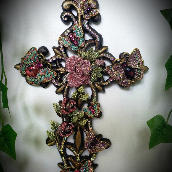 Floral, garden inspired wall cross, handmade,  one-of-a-kind - Picture 4 of 10